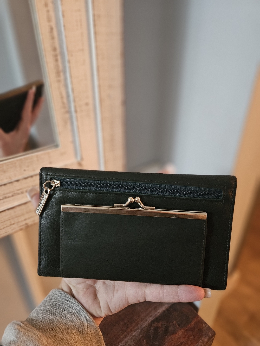 Buxton Vintage Dark Green Leather Women's Clutch Wallet Witg Kisslock - Picture 2 of 6
